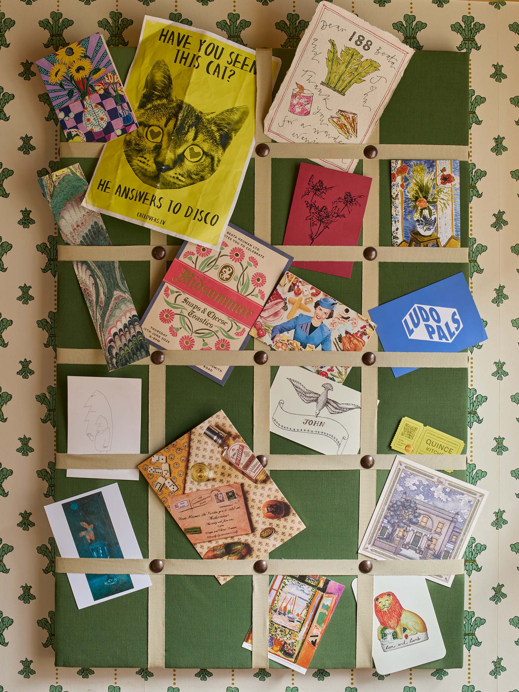 Courtyard Trellis Pinboard - Image 3