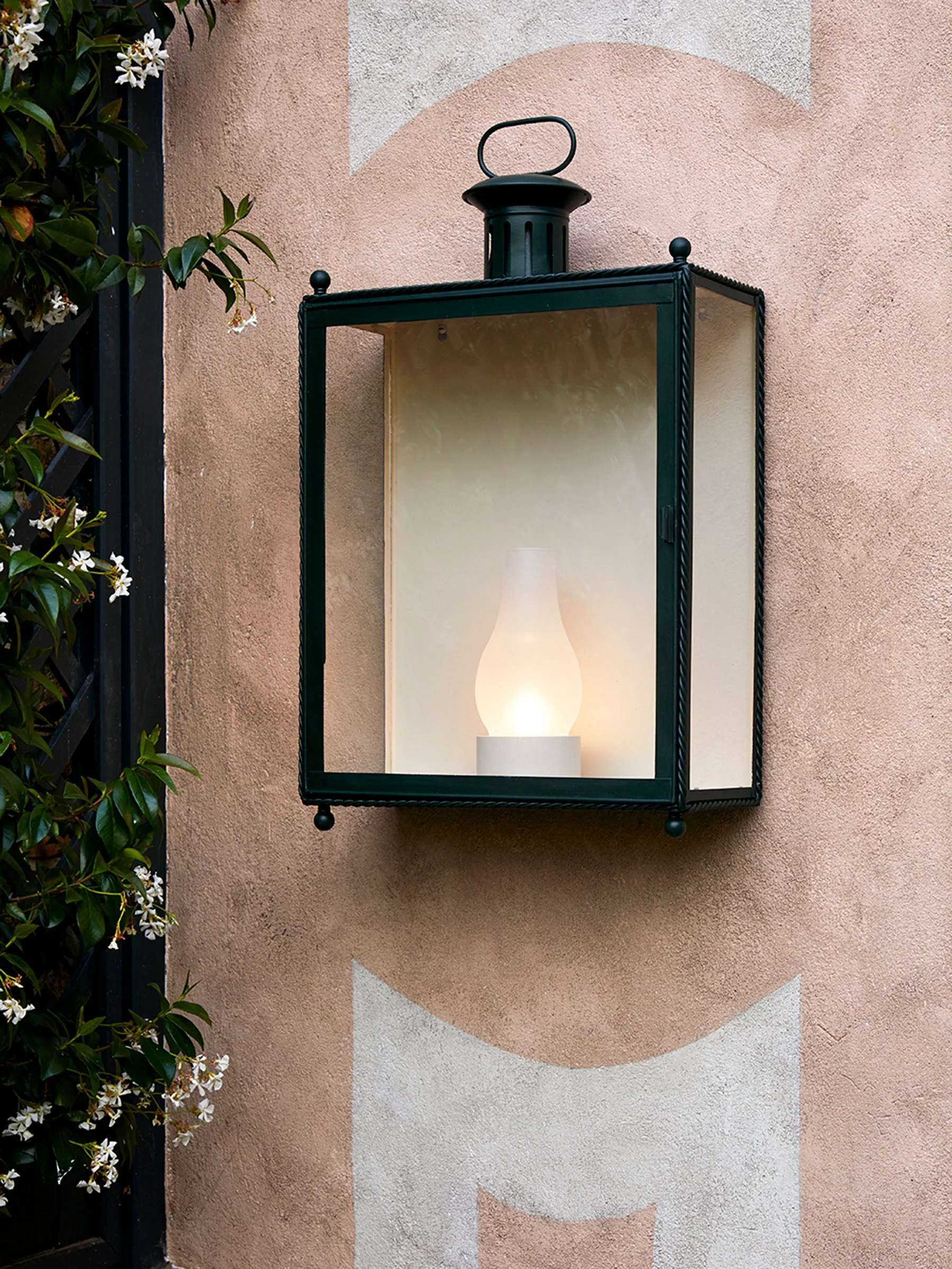 Gentle Giant Lantern - Image 3
