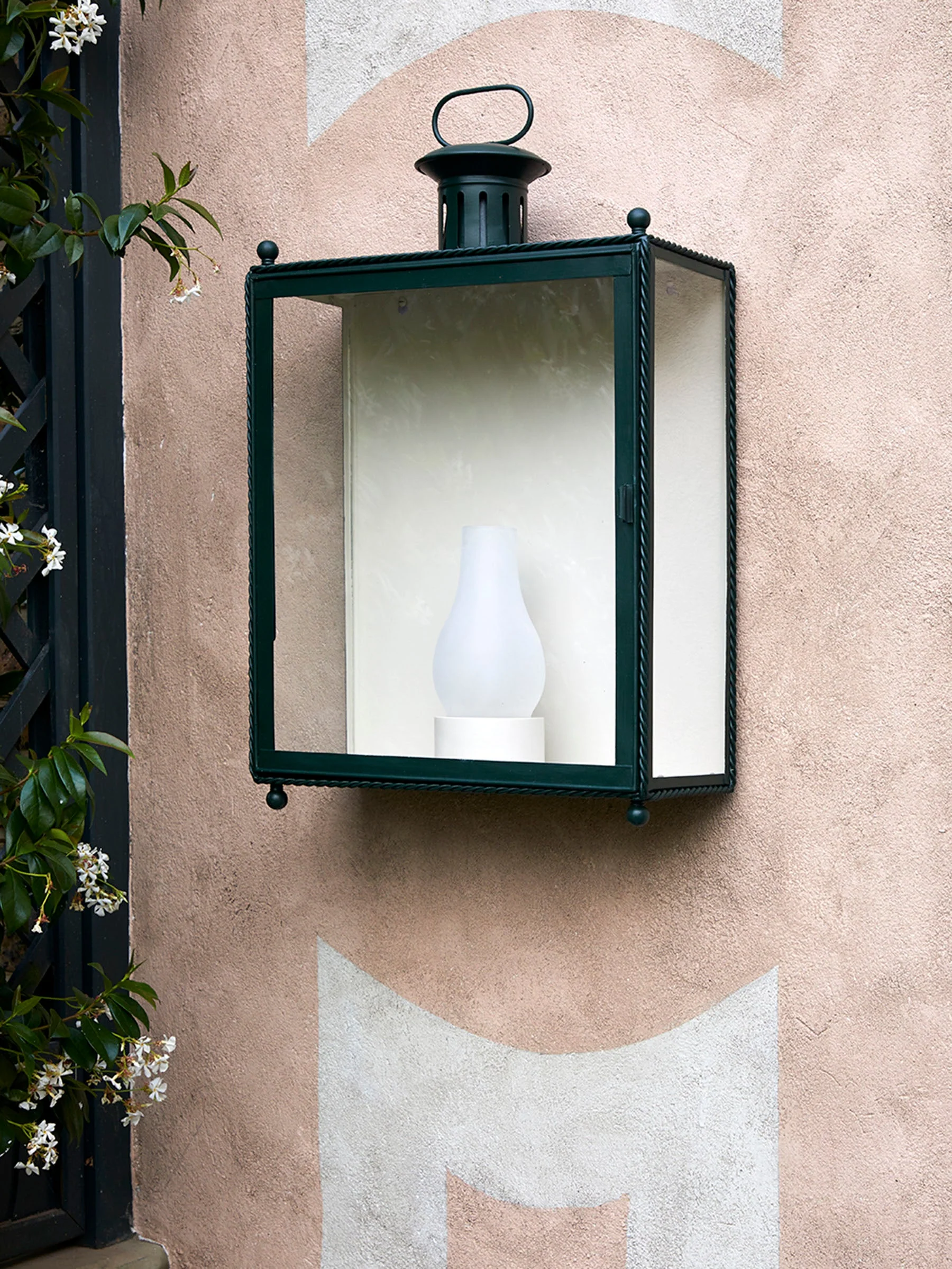 Gentle Giant Lantern - Image 4
